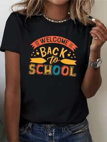 Texto con mensaje alegre de bienvenida al regreso a clases lleno de energía juvenil con letras coloridas y estrellas que transmiten entusiasmo para un nuevo comienzo camiseta de mujer casual moderna - Negro - Ver 1