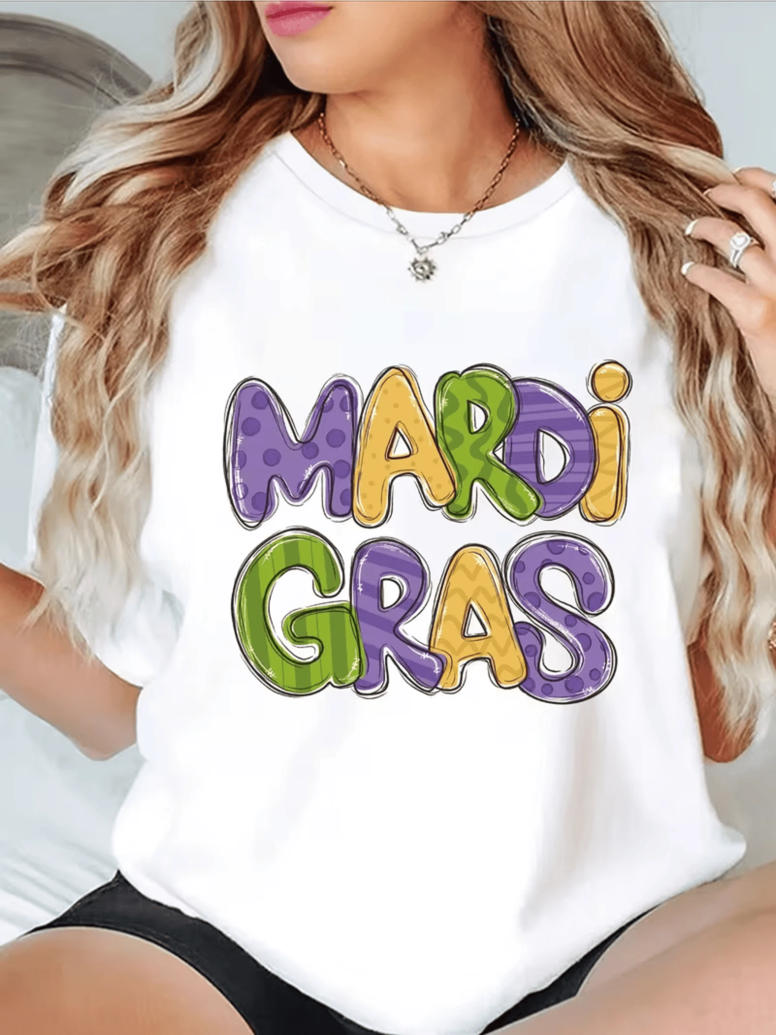 Vibrant Colors That Evoke The Joy And Energy Of Carnival With Large Letters Full Of Festive Patterns That Symbolize Celebration, Freedom And Fun. Comfortable Casual Women's T-Shirt For Urban Parties - trắng - Xem 1