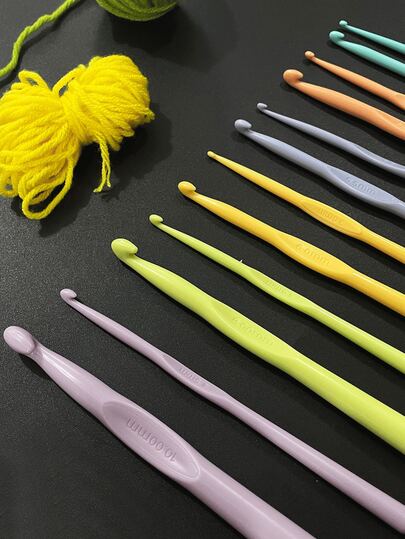 Beginner-Friendly Colorful Crochet Hooks, 12 Sizes (2.0-10.0mm) Plastic Crochet Hooks, Lightweight Plastic Material, Rust-Proof & Moisture-Resistant, Stylish & Practical, Campus Handicraft Materials, Music Festival Clothing Crochet Tools