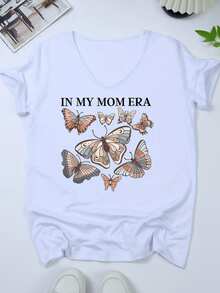 Mariposas en vuelo suave simbolizando libertad transformación y amor maternal con la frase In My Mom Era reflejando orgullo femenino camiseta de mujer casual cómoda cuello en V ideal para uso diario - Blanco - Ver 8