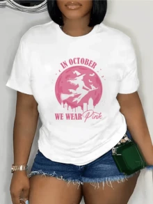 Witch Flying On A Broomstick In Front Of A Large Pink Moon Symbolizing Feminine Strength And Unity In October With A Small Cat Accompanying Her Over A City Alluding To The Magical Night. Modern Casual Women's T-Shirt - 白色 - 查看 8