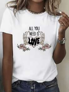 Manos esqueléticas formando un corazón que sostiene la palabra amor rodeadas de rosas simbolizan la unión eterna entre vida y sentimiento camiseta de mujer moderna casual cómoda para uso diario - Blanco - Ver 8