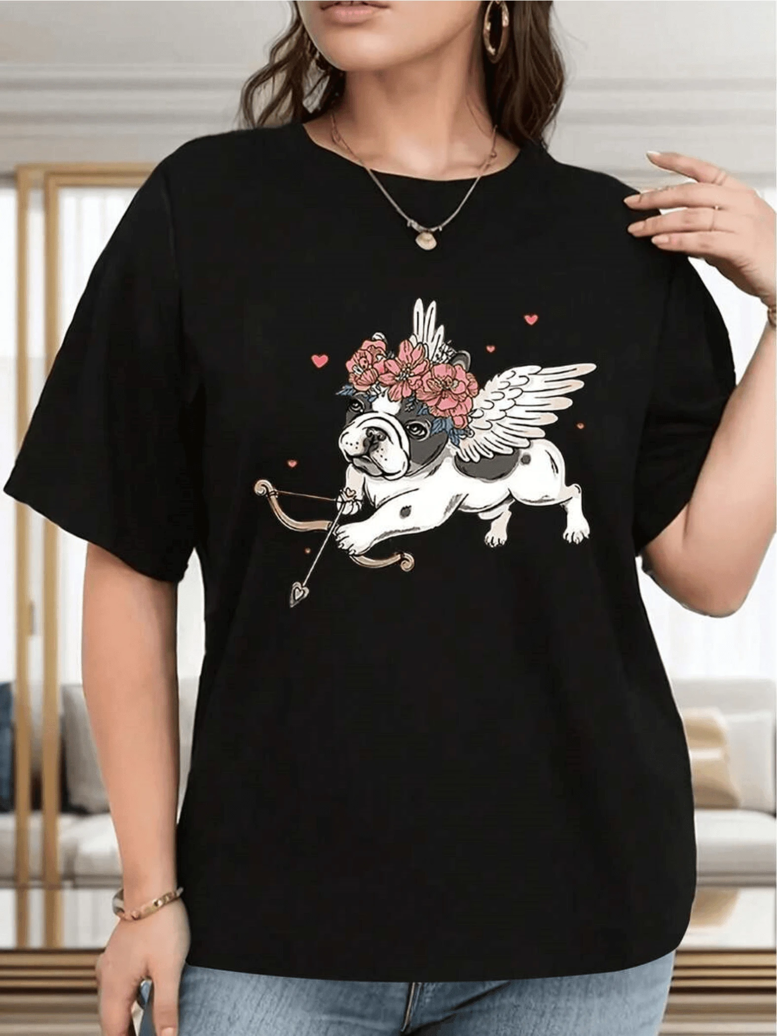 Winged Bulldog With Pink Flowers On Its Head Holding A Bow Shooting Arrows Of Love Surrounded By Small Hearts Symbolizing Tenderness, Joy And Romance. Comfortable Casual Women's T-Shirt For Everyday Wear - 黑色 - 查看 1