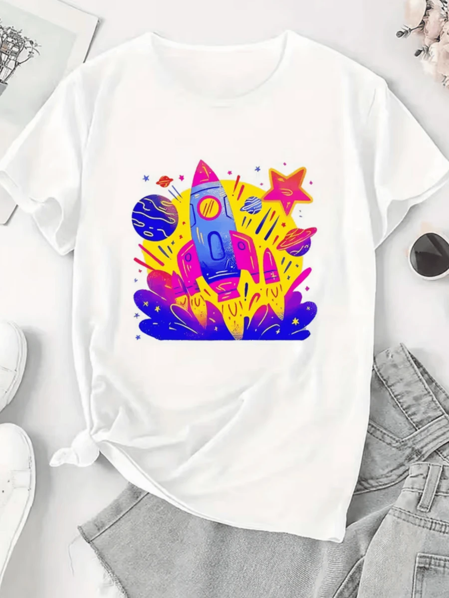 Colorful Rocket Soaring Through The Universe With Bright Stars And Planets That Evoke The Energy Of Dreams And Space Exploration. Comfortable, Modern, Casual Women's T-Shirt For Everyday Wear. - 白色 - 查看 1