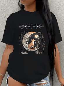 Fox Resting Under The Moon Surrounded By Mystical Trees And Lunar Phases That Evoke Balance With Nature And Spiritual Connection. Comfortable Casual Women's T-Shirt For Everyday Wear - 黑色 - 查看 8