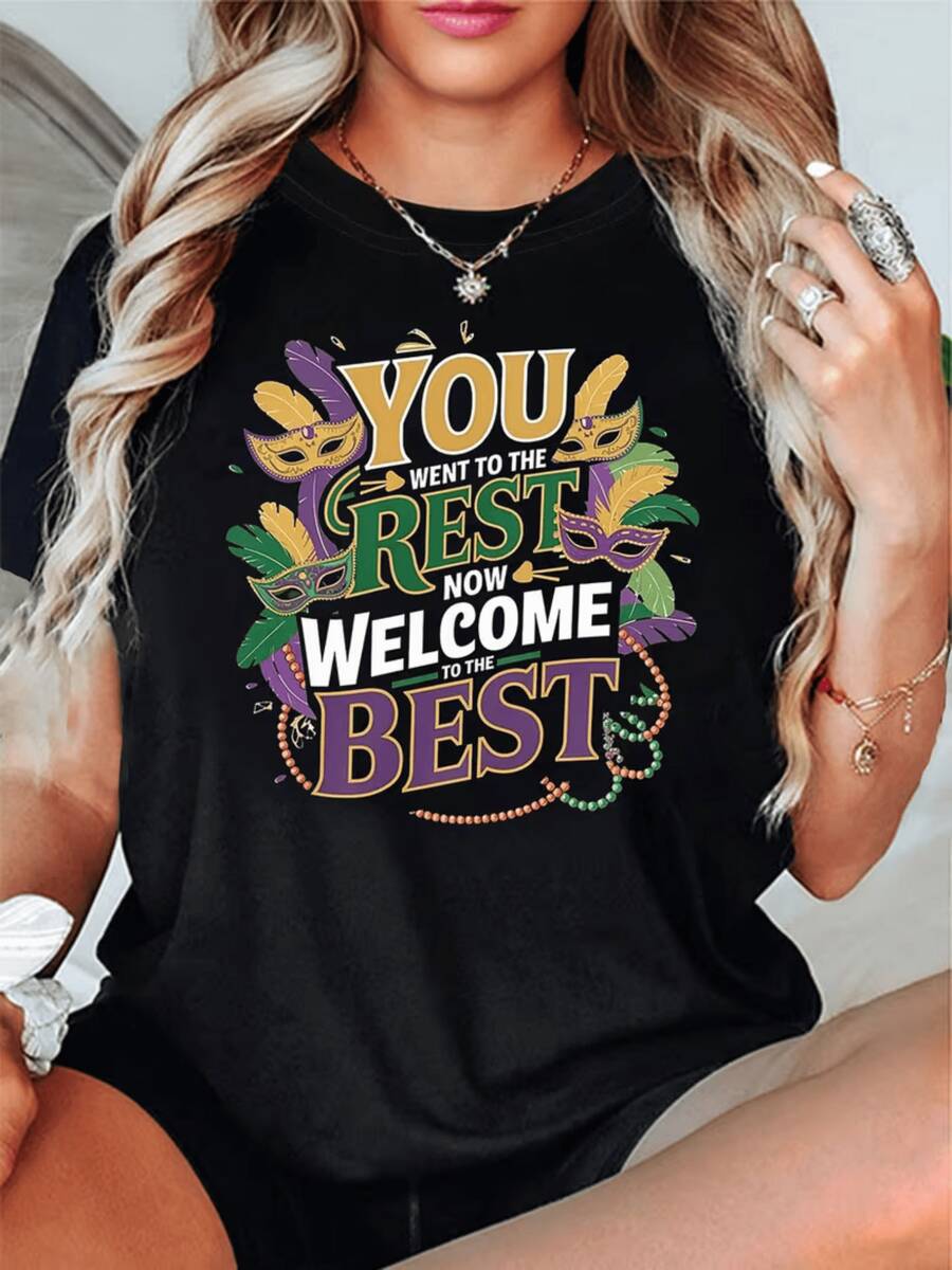 Máscaras de carnaval llenas de color con plumas verdes doradas y violetas simbolizan la alegría y la celebración de la mejor energía positiva camiseta de mujer con frase motivadora alegre perfecta para días festivos - Negro - Ver 1