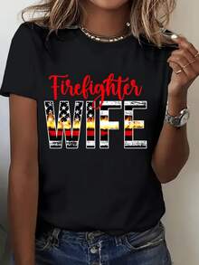 Burning Flames And Lettering That Reflects Pride In The Work Of Firefighters, Symbolizing Love, Courage, And Unconditional Support For Those Who Risk Their Lives Every Day. A Modern, Comfortable, Casual Women's T-Shirt For Everyday Wear. - 黑色 - 查看 8