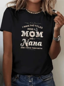 Flores con letras que celebran el orgullo y el amor incondicional de ser madre y abuela mostrando fuerza ternura y alegría con estilo elegante camiseta de mujer casual cómoda y moderna - Negro - Ver 8