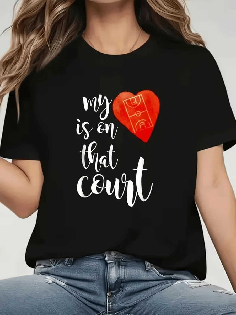 Corazón rojo que simboliza pasión y amor por el baloncesto con frase inspiradora sobre conexión emocional con la cancha camiseta de mujer casual moderna para fanáticas del deporte - Negro - Ver 1