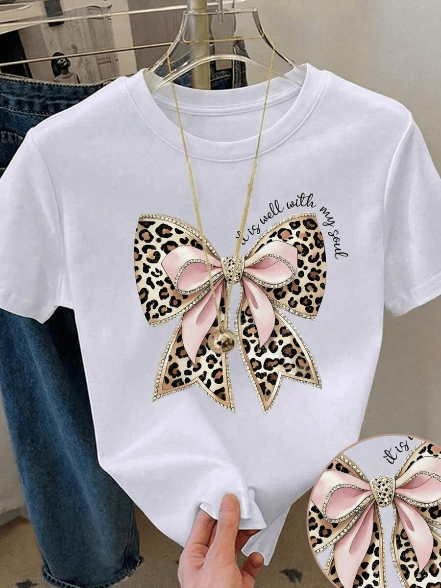 Large Bow With Leopard Print And Pink Ribbons That Conveys Elegance And Feminine Strength With Subtle Shine, Modern Casual Women's T-Shirt - 白色 - 查看 1