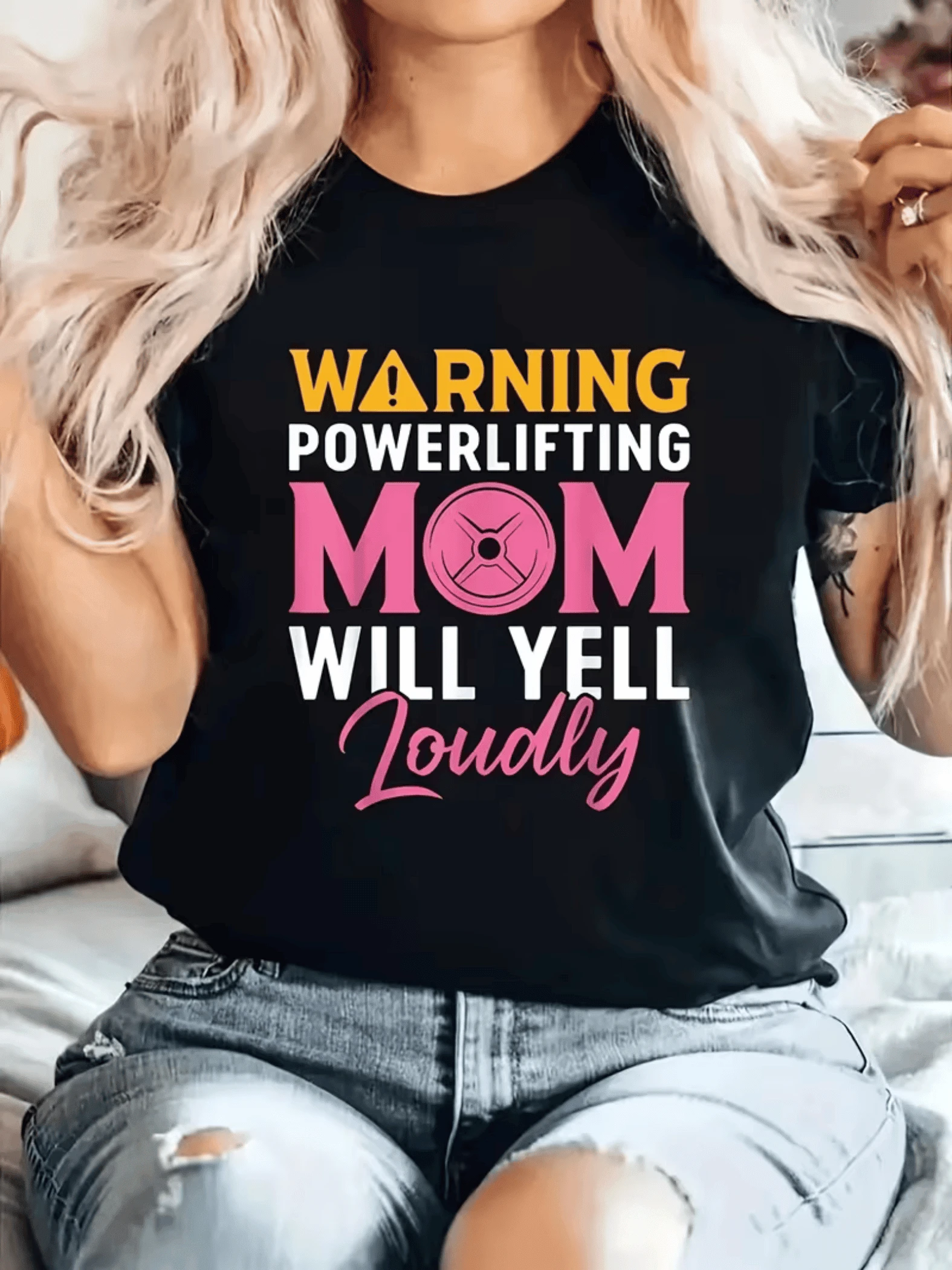 Advertencia divertida que representa a una madre fuerte amante del levantamiento de pesas mostrando poder y energía positiva camiseta de mujer casual cómoda para entrenamiento diario - Negro - Ver 1