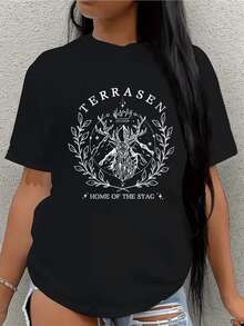 Símbolo místico de un ciervo majestuoso rodeado de ramas y estrellas que representa fuerza naturaleza y conexión espiritual con la tierra camiseta de mujer casual moderna perfecta para diario - Negro - Ver 1
