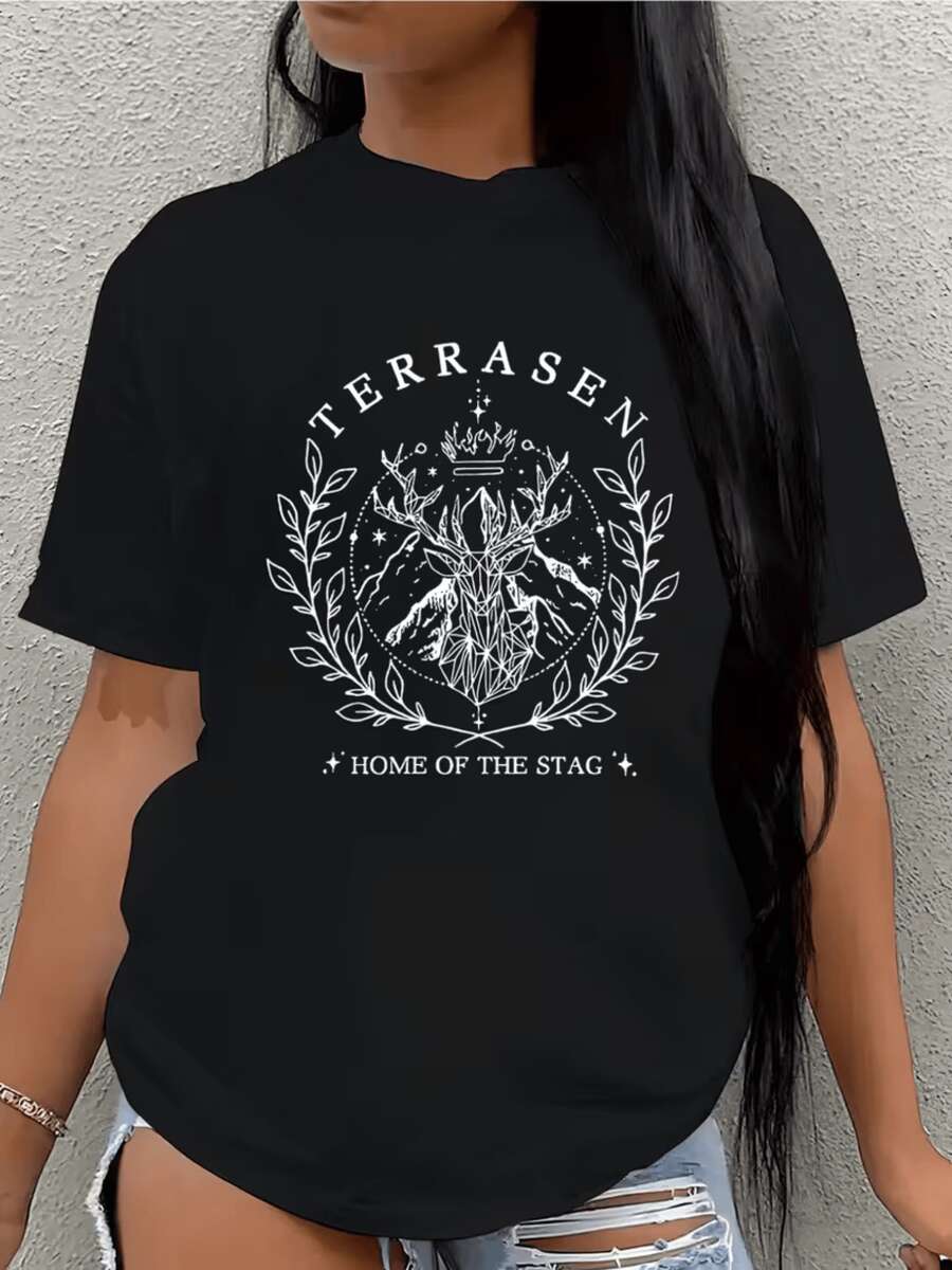 Símbolo místico de un ciervo majestuoso rodeado de ramas y estrellas que representa fuerza naturaleza y conexión espiritual con la tierra camiseta de mujer casual moderna perfecta para diario - Negro - Ver 1