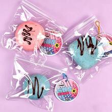 Schylling Đồ chơi bóp hình kem brownie chân thực, chất liệu TPR mềm mại, đàn hồi chậm, giảm căng thẳng, kết cấu giống lớp phủ sô cô la có thể bóp và kéo giãn, đồ chơi giảm lo âu cho học sinh, sinh viên văn phòng, quà tặng hài hước sáng tạo, lý tưởng cho các dịp lễ, sinh nhật, lễ Phục sinh, Halloween, Giáng sinh. - Nhiều màu - Xem 7