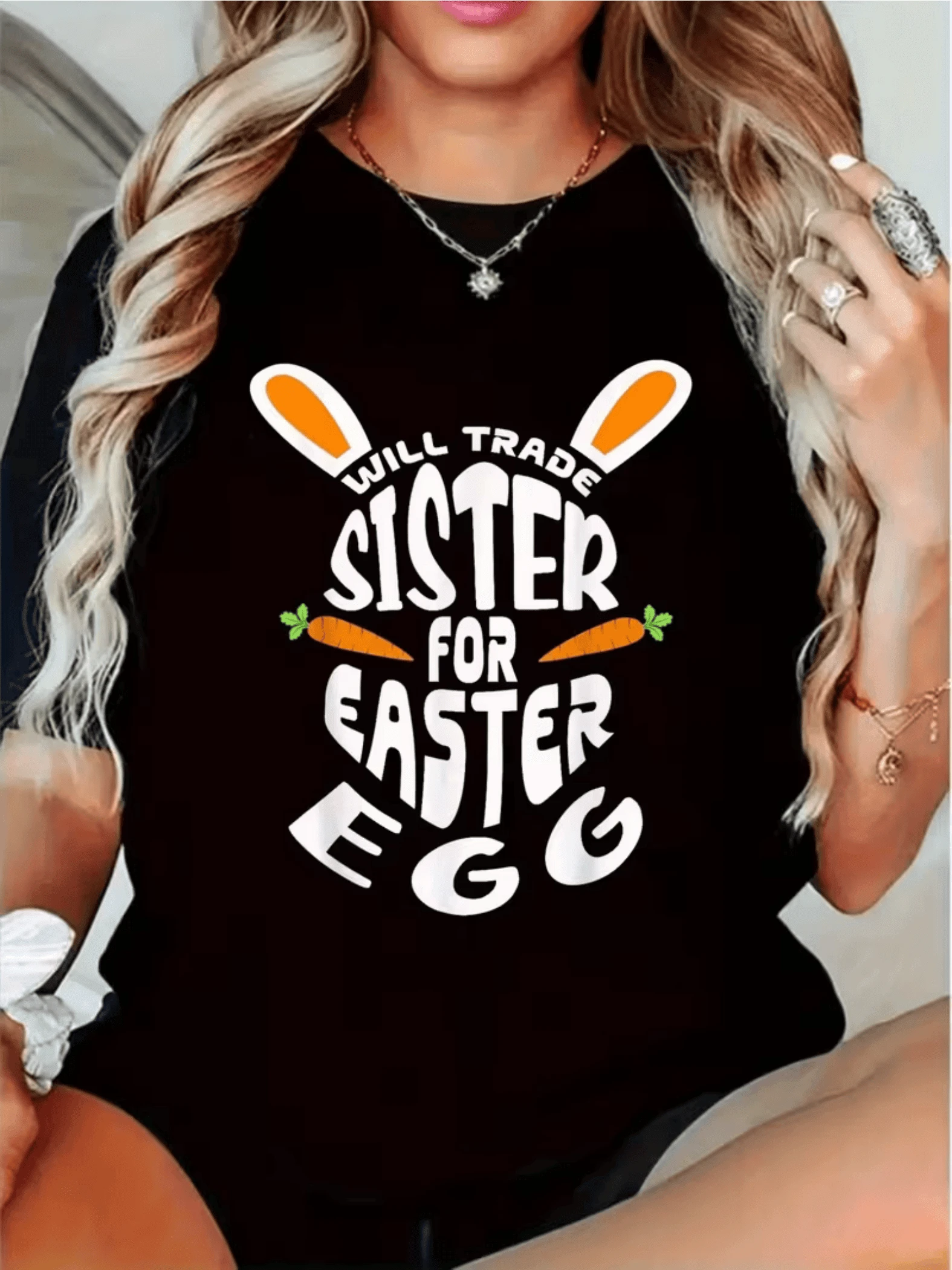 Orejas de conejo con zanahorias alegres simbolizan el humor festivo de Pascua y la diversión familiar con un mensaje ingenioso camiseta de mujer divertida temática de Pascua casual cómoda para uso diario - Negro - Ver 1