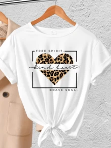 Leopard Print Heart Symbolizing A Free Spirit And A Brave Soul, Evoking Confidence, Inner Strength, And Tenderness. Modern Casual Women's T-Shirt Ideal For Everyday Wear. - 白色 - 查看 1