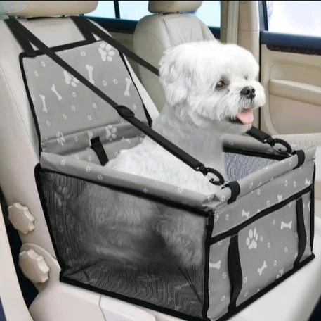 Este asiento para mascotas para el coche tiene un adorable diseño de huellas de patitas y huesos, e incluye una bolsa de almacenamiento plegable y una bolsa de viaje lavable. Es práctico, portátil y adecuado para perros y gatos pequeños. - Grau - Übersicht 1