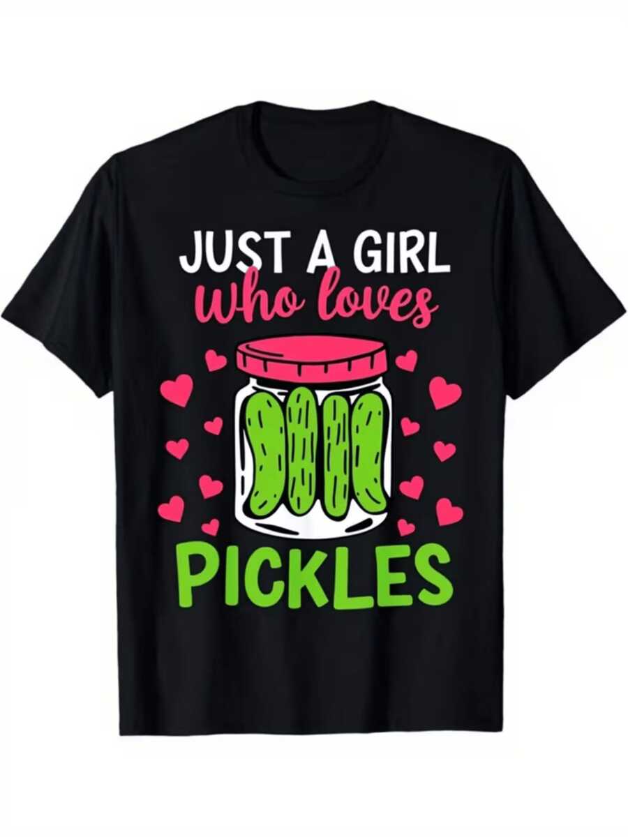 Frasco con pepinillos verdes rodeado de corazones rosados que refleja de forma divertida el amor de una chica por los encurtidos camiseta de mujer casual moderna adecuada para uso diario - Negro - Ver 1