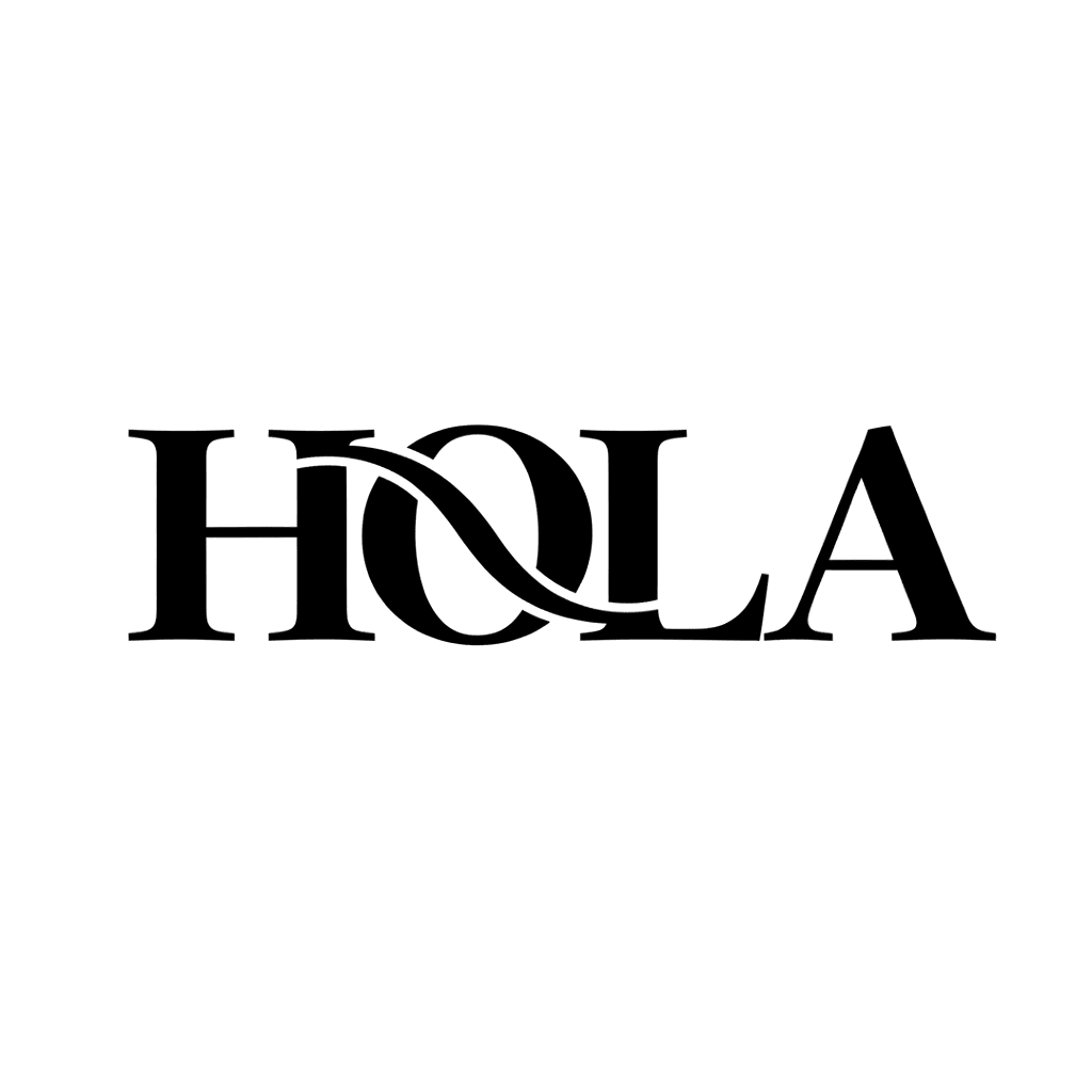 HOLA Bold Interlocking Serif Monochrome Statement Tee - High-Fashion Minimalist Collection - Black - View 10