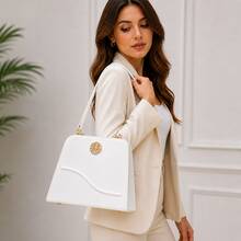 Bolso elegante blanco minimalista con detalle metálico dorado - Blanco - Ver 1