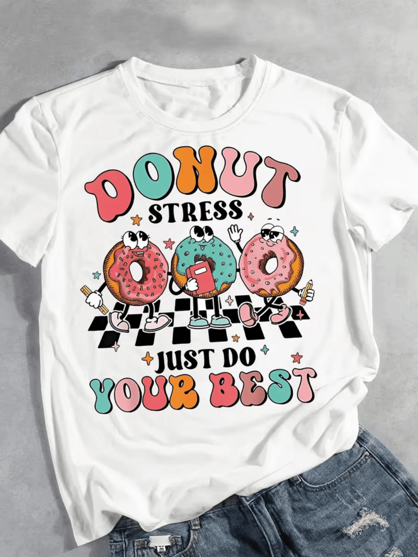 Colorful Drawings Of Smiling Donuts Convey A Positive Message Of Enjoying Life Without Stress And Always Maintaining A Cheerful And Optimistic Attitude. Fun, Casual Women's T-Shirt For Everyday Wear - 白色 - 查看 1