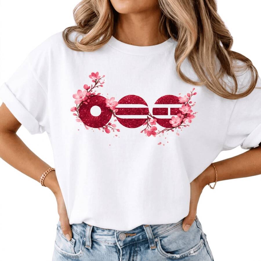 Camiseta Arirang K-pop Galaxy CrewS World Tour 2026, Merch Floral Bangtan 2026, Camiseta de Concierto K-pop Galaxy CrewS, Estilo K-pop Army, Regalo para Fanáticos del Estilo K-pop, Camisetas Unisex Estilo K-pop, Top de Manga Corta de Algodón Puro Suave de Primera Calidad, Prenda de Moda Casual de Ajuste Relajado para Mujeres Jóvenes, Ideal para Moda Urbana, Escuela, Uso Diario, Playa, Viajes, Aire Libre, Citas, Ropa Casual Sencilla. - Blanco - Ver 1