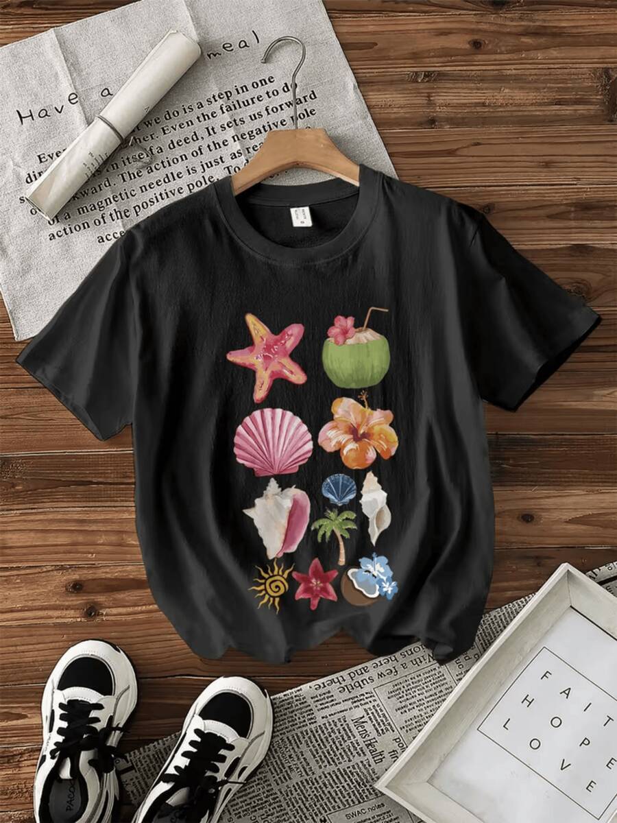 Conchas marinas coloridas flores tropicales y una palmera que evocan la frescura del océano y la serenidad del verano camiseta de mujer casual moderna y cómoda para uso diario - Negro - Ver 1