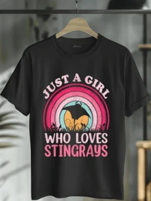 Manta Ray Figure Soaring Over A Sunset With Pink And Blue Tones That Evoke Love For The Sea And Freedom. Casual Women's T-Shirt With A Positive Message And Modern Retro Style - 黑色 - 查看 8