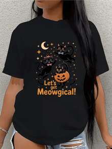 Three Cheerful Black Cats Wearing Witch Hats And Holding A Lighted Pumpkin Under The Moon And Stars Create A Fun, Magical Atmosphere Perfect For Those Who Love Halloween. Comfortable Casual Women's T-Shirt For Everyday Wear - 黑色 - 查看 1