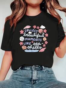 Conchas marinas y flores recuerdan la belleza de los momentos felices junto al mar inspirando paz y conexión con la naturaleza en una composición colorida y armoniosa camiseta de mujer casual cómoda y moderna - Negro - Ver 1