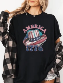 Hat With Red, White, And Blue Stripes And Stars Representing American Pride And Freedom, Accompanied By The Number 1776 Symbolizing Independence And Patriotic Spirit; Comfortable, Modern Casual Women's T-Shirt - 黑色 - 查看 8