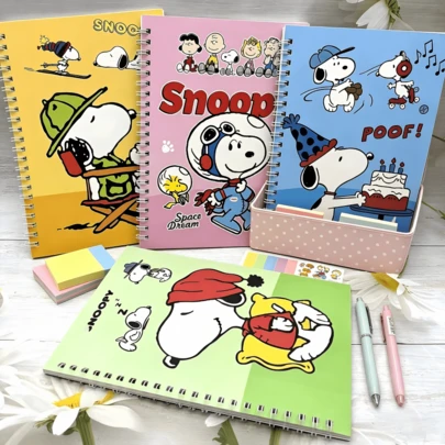  1 st Snoopy spiralanteckningsblock, söta tecknade spiralanteckningsböcker för skolanteckningar, läxor, resedagböcker och daglig planering, perfekt skolstartspresent för studenter, vänner och pappersmaterialälskare