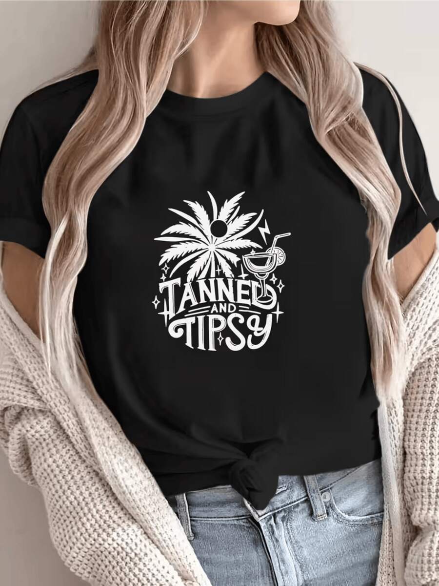 Palmera que evoca sensación de descanso y alegría tropical acompañada de un cóctel que simboliza momentos de verano y diversión relajada para transmitir energía positiva camiseta de mujer casual moderna cómoda para uso diario - Negro - Ver 1