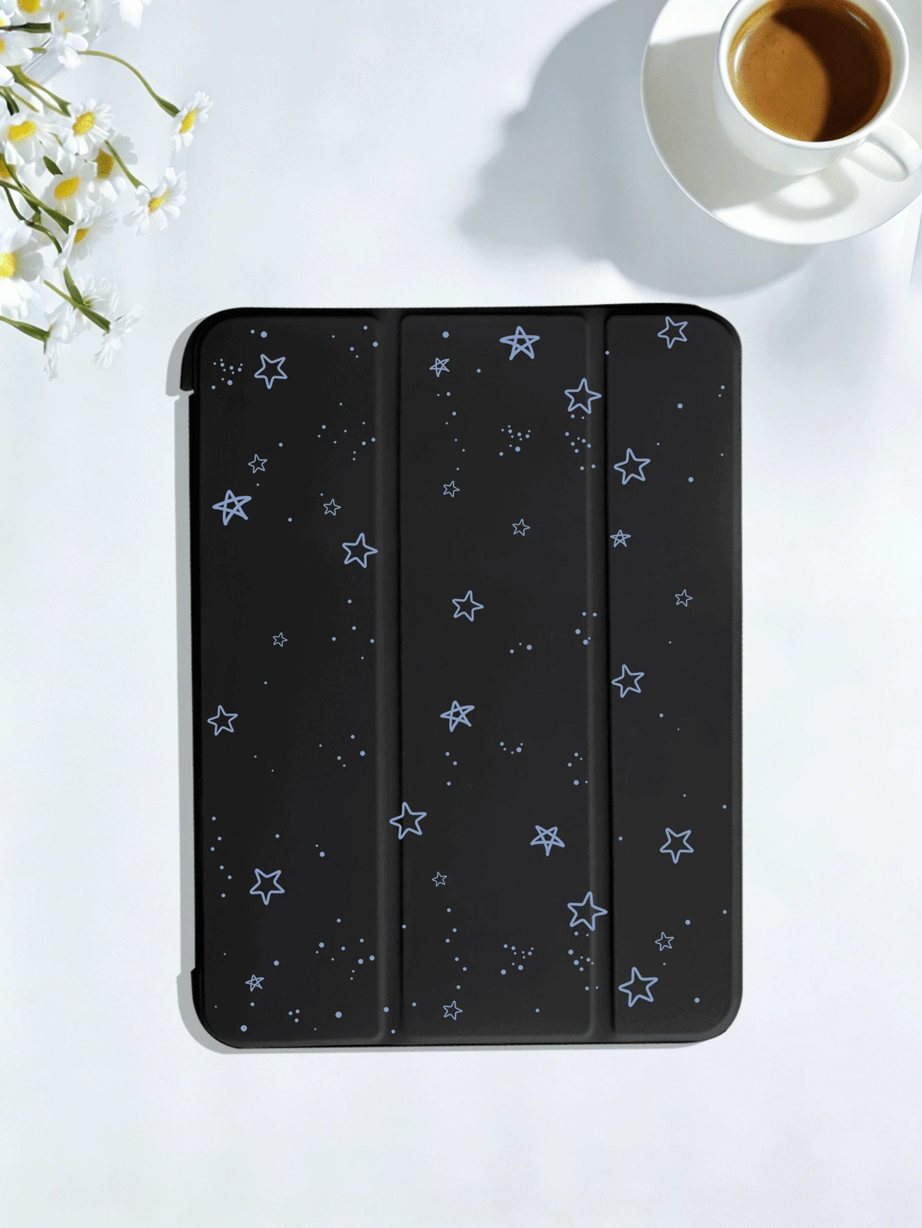 可愛星星圖案平板保護殼,相容 iPad 7/8/9/10/Pro 12.9/Pro 11/11th Gen (A16) 2025、Galaxy Tab S6 Lite/Galaxy Tab A11+ 2025,柔軟防震保護,支援智慧支架/自動喚醒/睡眠功能 - 黑色 - 查看 1