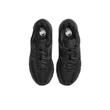 Giày Nike Zoom Vomero 5 Vast Grey, với chất liệu xốp tốc độ cao, lưới PU bền chắc, thiết kế cổ thấp và đệm khí, là một đôi giày chạy bộ đa năng, phù hợp cho cả nam và nữ, thích hợp cho việc tập luyện, đi lại trong thành phố và các hoạt động thường ngày. - màu đen - Xem 4