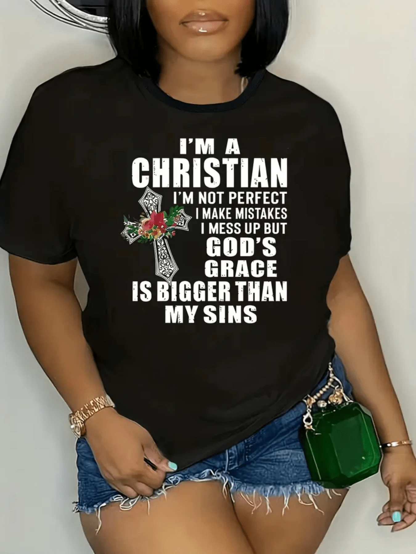 Cruz con flores que simboliza fe esperanza y la gracia divina que supera los errores mostrando confianza espiritual y amor camisetade mujer casual cómoda para uso diario - Negro - Ver 1