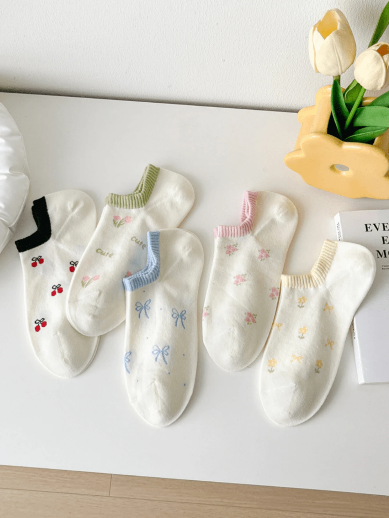 1/3/5 Paar Schleifen & Blümchen Knöchelsocken, leichte Damen Kurzsocken, modische Blumen Serie Bootsocken mit niedrigem Schnitt, geeignet für Outdoor-Sport, Wandern, Laufen, Fitness, Yoga, Pilates, täglichen Gebrauch dünne Damensocken, elastischer Bund Sport Bootsocken - Verschiedenfarbig - Übersicht 1
