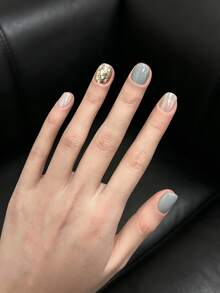 10 pezzi di unghie finte verde menta e nude, unghie finte corte e rotonde con glitter argento, punte di unghie finte riutilizzabili realizzate a mano per uno stile minimalista ed elegante - Multicolore - Visualizzare 4