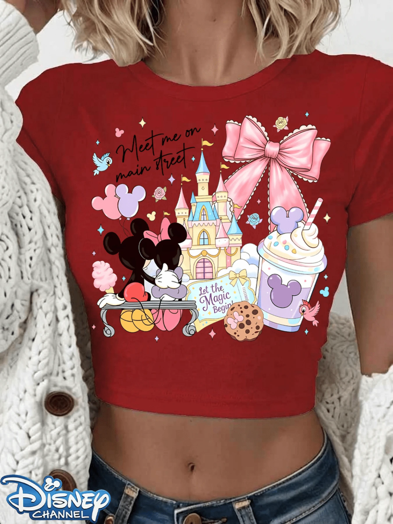Authentic Disney New Retro Watercolor Mickey And Minnie Mouse Print Design, Castle, Balloon, And Amusement Park Scenery Print, Women's Casual Round Neck Slim Fit Short T-Shirt, Summer Basic Polyester Fiber Top, Versatile For Everyday Wear And Outings, Comfortable And Loose, The Perfect Gift Choice, Washable, Holiday Outfits For Women, Festival Outfits, Women's Linen Shirt, Women's White Top.The Sizing Runs Small; If You Prefer A Loose Fit, Please Choose One Size Up. - Đỏ - Xem 1