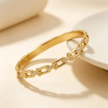1 pieza Brazalete de cadena de herradura con cristales pavé chapado en oro, elegante y delicado, adecuado como regalo para mujeres, accesorio de lujo - Pulsera de diamantes con cadena en forma de herradura - Ver 2