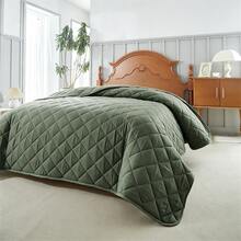 1 chiếc chăn bông cỡ lớn, nhẹ, mềm mại, mỏng cho giường đôi, bộ đồ giường dùng được cả bốn mùa xuân và hè. - Hình thoi - Xanh quân đội - Xem 10