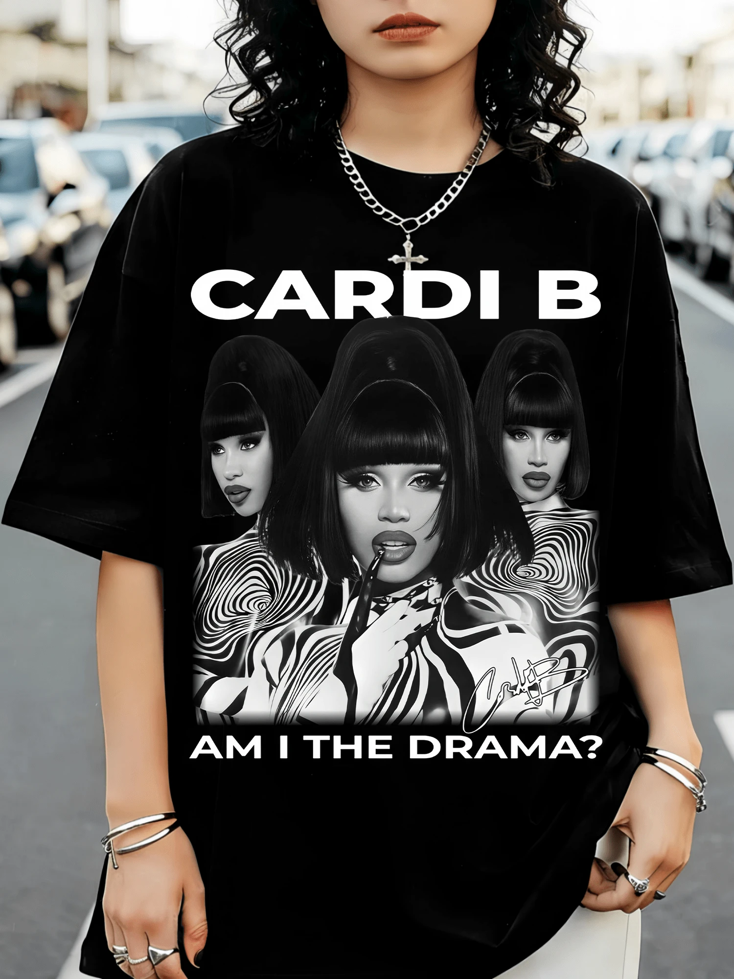 CardiS BB "Är jag dramat?" T-shirt med bootleg-motiv, t-shirt med rappare och fangrafik - Svart - Visa 1