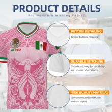 New Light Pink Virgencita & San Juditas  Calendar Plus-Size Mexican Soccer Jerseys For Men And Women, Casual Street Style Y2K Fan Apparel For Spring And Summer. Comfortable, Breathable, Retro V-Neck All-Over Graphic T-Shirt With Mythological Creatures And Stylish Prints. Perfect For Soccer Matches And Casual Sports. This Short-Sleeved Top Is The Perfect Gift For Men, Dads, And North American Soccer Fans. 100% Polyester. Mexican Flag, Cross, Jesus, God - Màu hồng - 1 cái - E - Xem 3