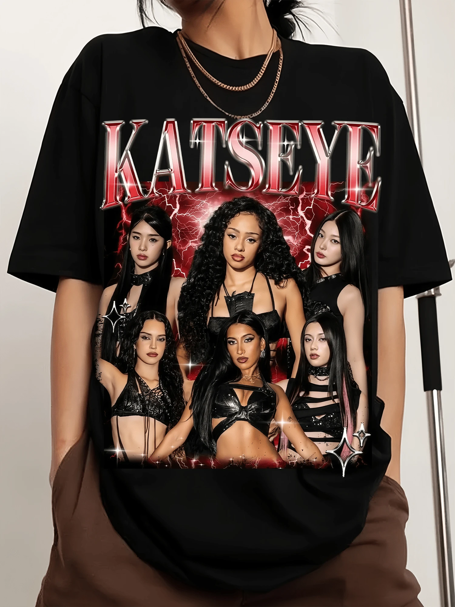 Retro Katseye Graphics Men's Sports T-Shirt With Crew Neck And Print, Short Sleeves - Black - View 1