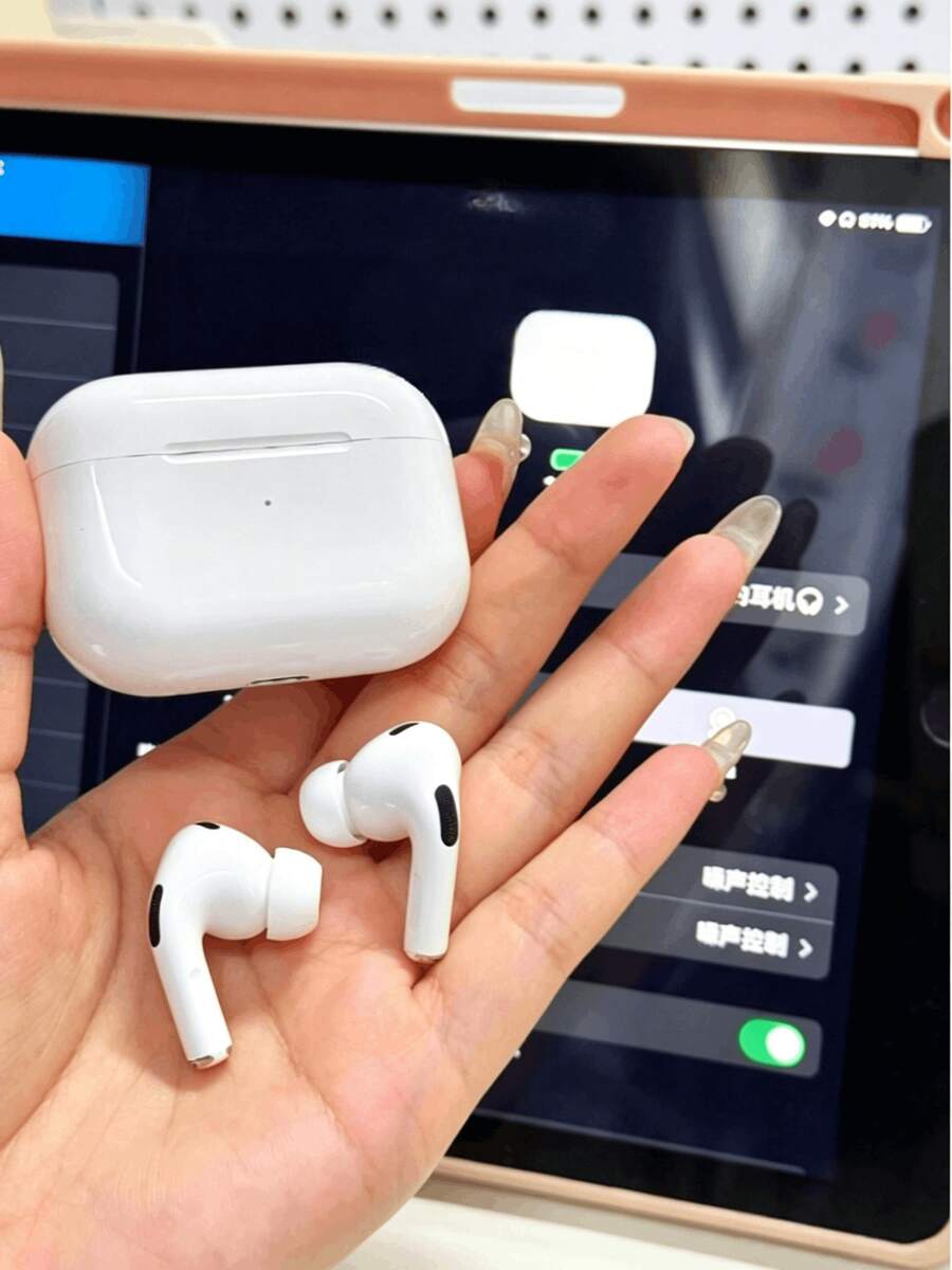 True Wireless Earbuds - Compatible With Apple And Android Devices, Built-In Microphone, Sweat-Resistant, Up To 24 Hours Playtime - White - View 1