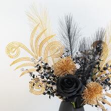 1組奢華黑金人造花藝花束，含黑玫瑰與金絲絨球、螺旋金屬線葉片及芒草飾物，仿真花束，適用於客廳桌面、臥室梳妝台、辦公室接待區的優雅家居裝飾，哥德風華麗室內佈置（不含花瓶） - 金色 - 查看 4