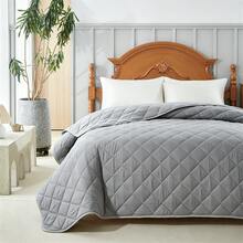 1pc Oversized Lightweight Soft Quilted Bed Cover, Thin Bedspread For Double Bed, All Season Bedding, Spring & Summer - Rhombus - Gray - View 9