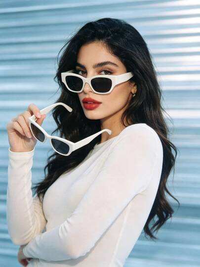 Celine Victory Arch Cat-Eye Fashion Glasses, French-Style Refreshing UV-Protection Fashion Glasses, Unisex Matching Acetate Frame Lightweight Non-Restrictive Fashion Glasses, Enhances Face Shape, Suitable For Work And Casual Wear, Classic Low-Key Elegant Design, Model No.: CL40197U-25A 54