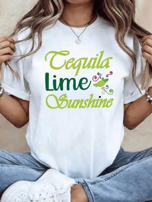 Palabras coloridas que expresan alegría con letras verdes que evocan frescura tropical y energía positiva inspirada en el sol y el espíritu mexicano camiseta de mujer casual moderna cómoda para días soleados - Blanco - Ver 1