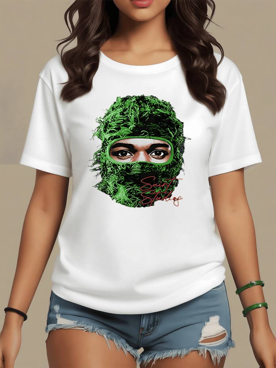 Figura verde formada por ramas simboliza la conexión entre la naturaleza y la energía vital transmitiendo equilibrio y fuerza interior camiseta de mujer cómoda ideal para uso diario y combinaciones casuales elegantes - Blanco - Ver 1